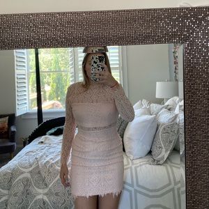 Lulus lace light pink dress